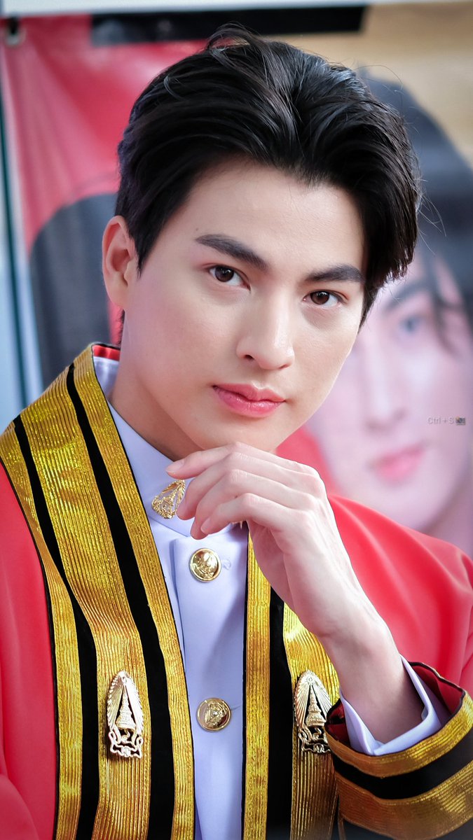 S_lrtC's tweet photo. บัณฑิตคูมแม่หล่อมากๆเลยครับ 

#GulfKanawut
#ลูกบอลของคุณบิ๊กกลัฟ https://t.co/NMM3oyNNjt