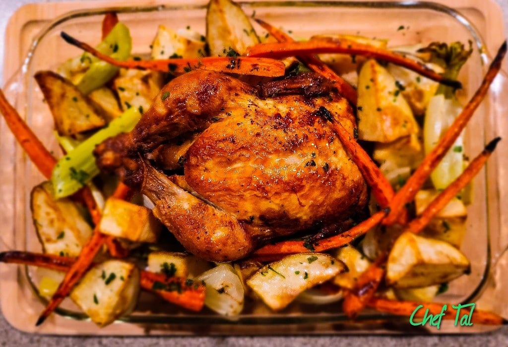 citysims's tweet photo. Is there anything more Fall 🍁🍂 than a Roasted Chicken and Roasted Dinner? Anyone care to join me for Dinner?
#chicken #fall #dinner #roastedchicken #vegetables #friday #blackchefs #writer #columnist #FormerWhiteHouseChef #FreshIsAlwaysBetter #RadFoodChefs #cheflife https://t.co/Hb4A7UGQZc