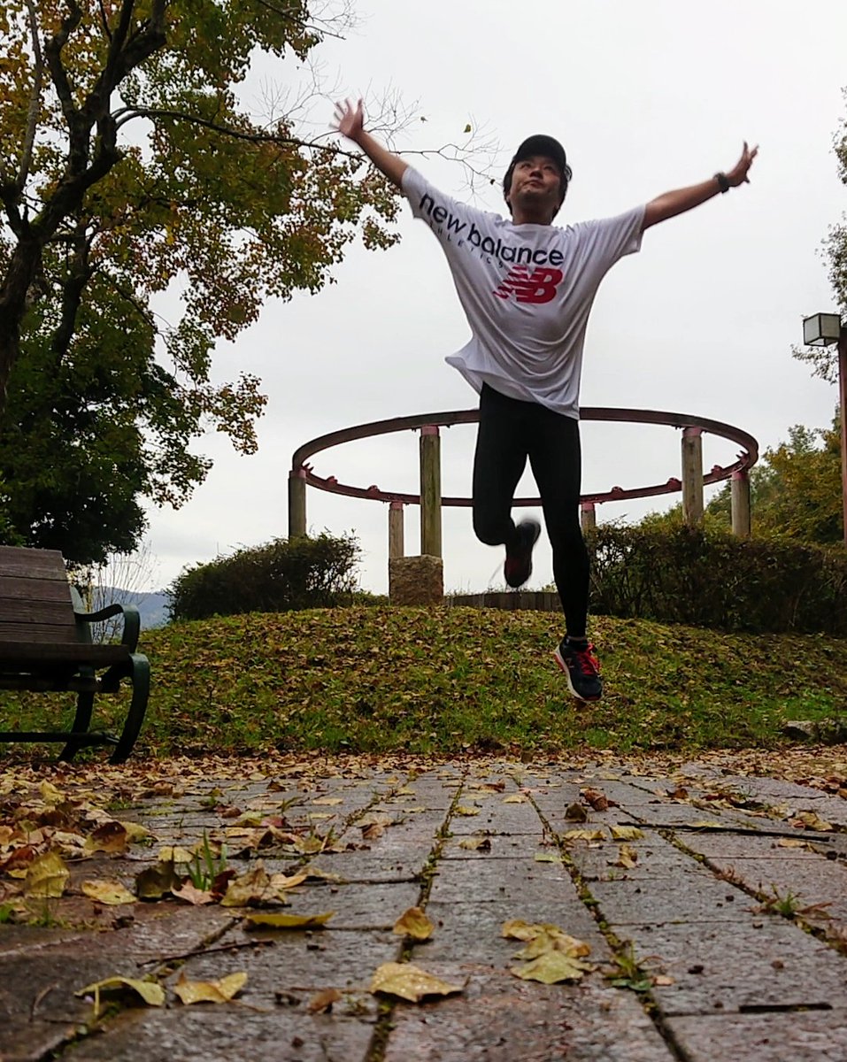murdar_s's tweet photo. #ソロマラソン大会 開催🍁
8.88キロの部(そんなのある?)やりました。
明日はOnとRuntripのイベント兼ねてハーフ走るやで
#ニューバランス #newbalance #M460
#garmin #beatyesterday https://t.co/8nCOQga7xx