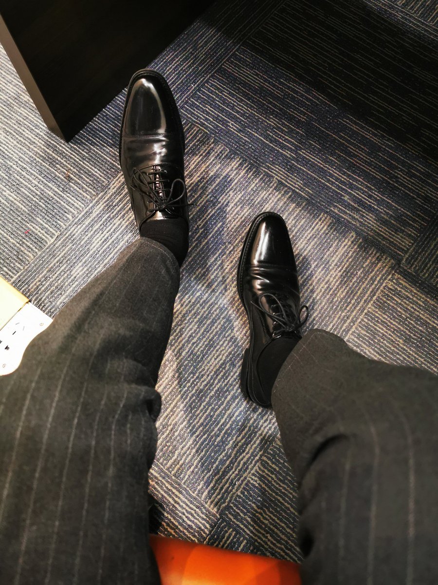 S04618404's tweet photo. 喜欢的话就爬过来舔鞋底…… https://t.co/HjD9sLSOA3