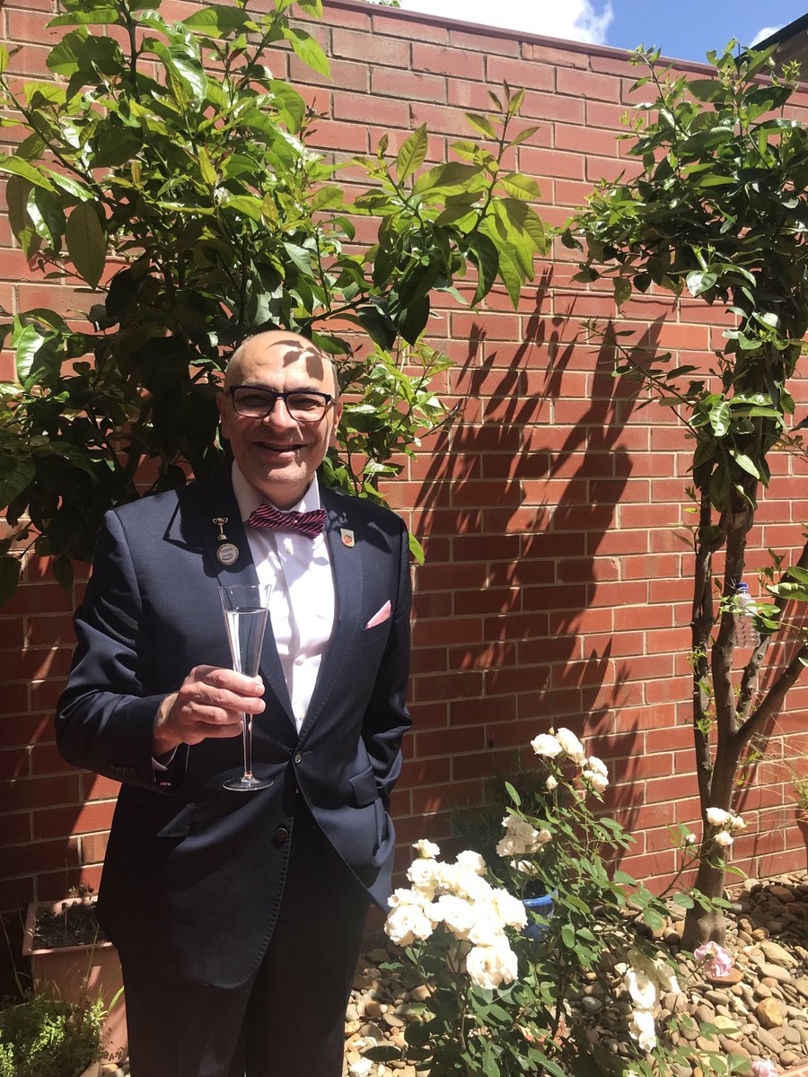 1000giggles's tweet photo. Happy ⁦⁦⁦@SeppeltWines⁩ #StakesDay2020 ⁦#MelbourneCupCarnival ⁦@FlemingtonVRC⁩ ⁦@Racingdotcom⁩ ⁦@springcarnival⁩ ⁦@RacingVictoria⁩ 🏆🐎🥳🥂🤓😁 ⁦ @10sportau ⁩ #CupWeek2020 #Styling #Photos by #BellaT #GoodLuckAllOwnersConnections https://t.co/OOIHk7arjs