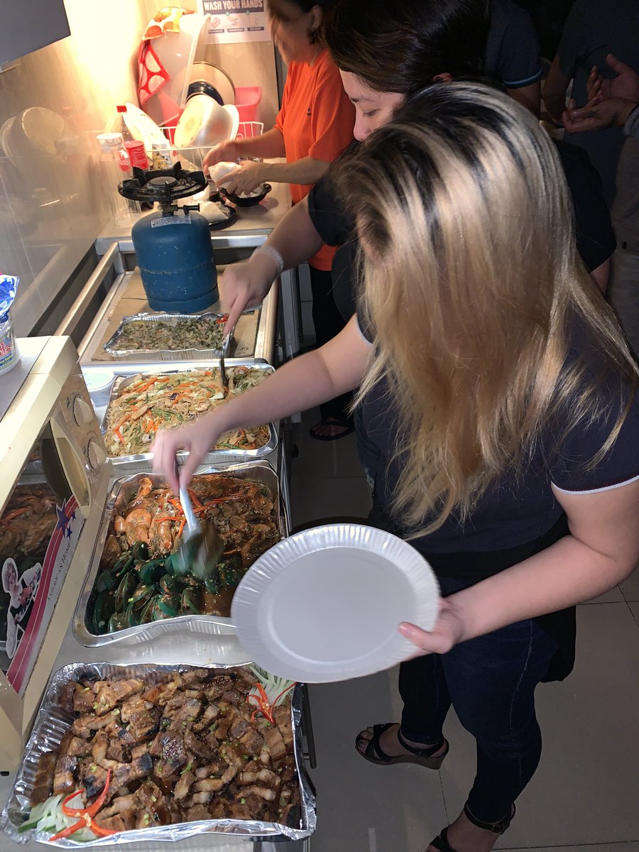 EmieErilla's tweet photo. Thank you, Big Boss &amp; ate Yan sa food last night. Yummy 😋😋 https://t.co/pEqddiHrRX