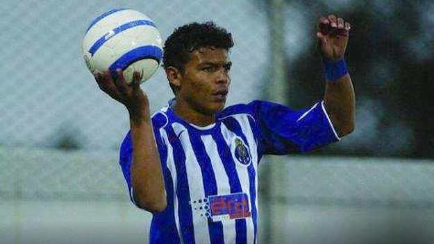 4/14His first season and only season in the Campeonato Brasileiro Série A was a massive success, earning him a transfer to European Champions Porto. However, instead of rubbing shoulders with the likes of Ricardo Quaresma, Silva spent the season with the reserves.