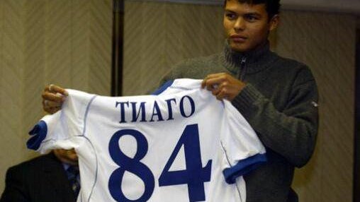 It was here that Silva’s career was hit by a huge number of medical issues, including a near-death case of Tuberculosis. In the meantime, he joined Dinamo Moscow, where he hoped he could revive his career but unfortunately, his health issues didn’t allow him to even make a start