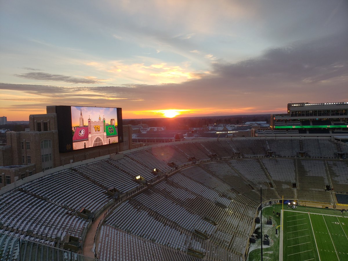 Happy Friday ladies! Have fun &amp; stay safe tomorrow🤍💞 Go Irish Beat Clemson!!