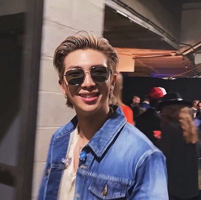 aaarmyarmy1's tweet image. Kim Namjoon 😎