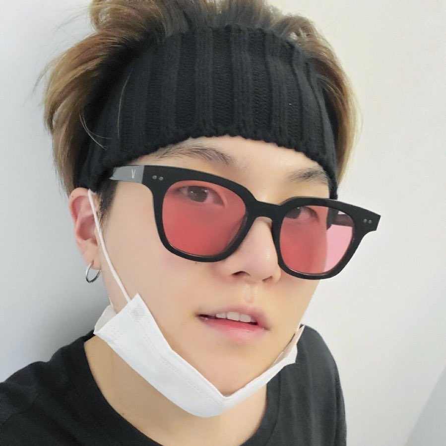 aaarmyarmy1's tweet image. Min Yoongi 😎