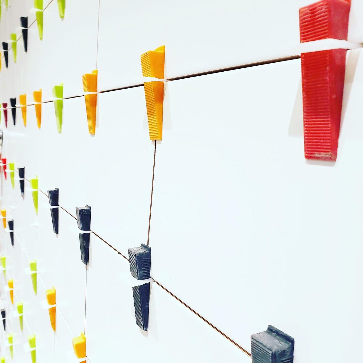 EBScm's tweet photo. Accidental Art Installation

#backsplashtiling #tileinstallation #constructionlife #ebscm #interiorfitout #workplacedesign #commercialrealestate
#architectureanddesign https://t.co/5eIDdTGlwD