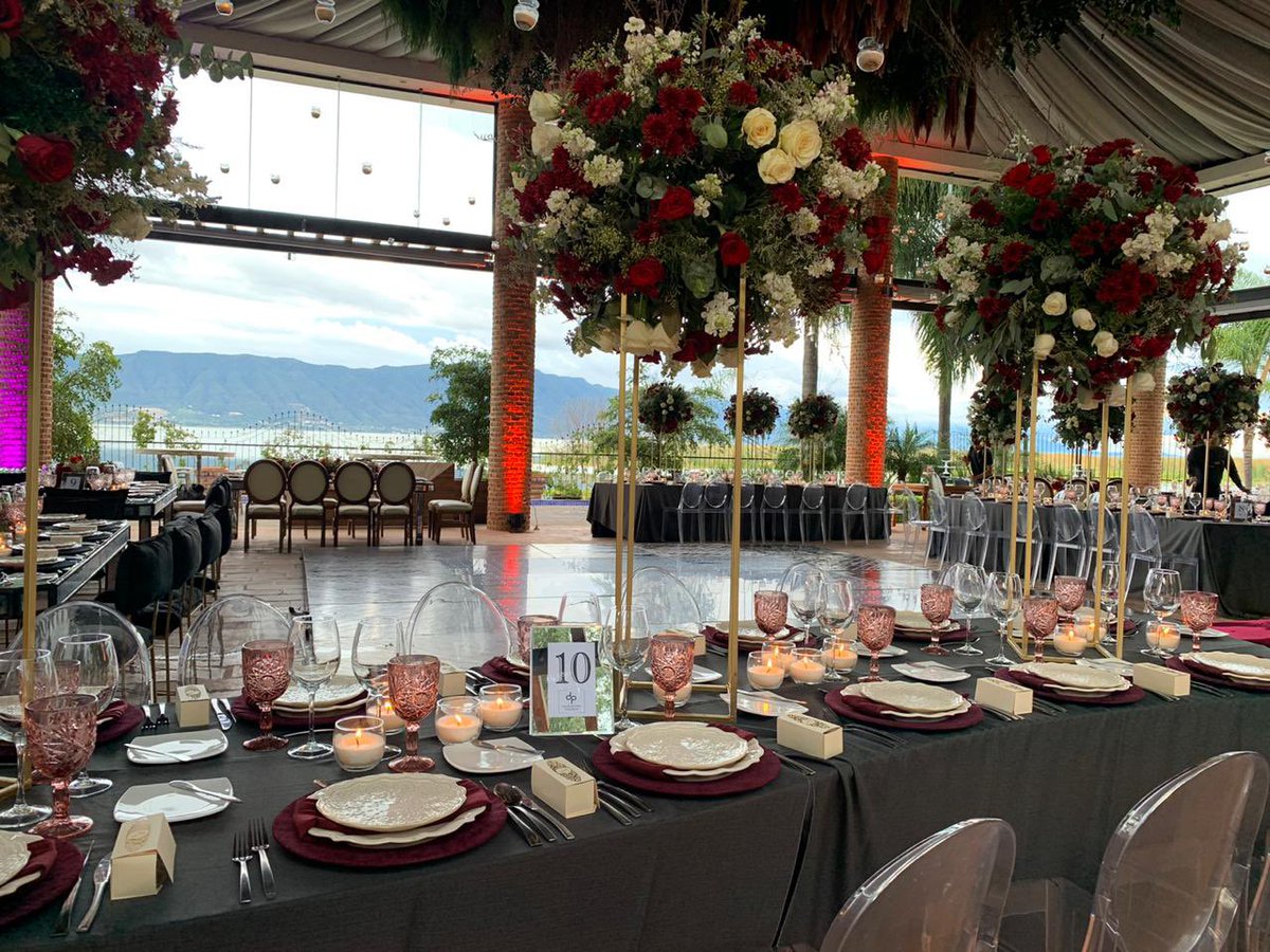 delapproduccion's tweet photo. Bodas en Chapala, Jalisco https://t.co/HYugUscgdd #WeddingPlanner #weddingplanner #Bodasenjalisco #bodas @delapproduccion @marcelo_wedding https://t.co/nCu9vGYb7c
