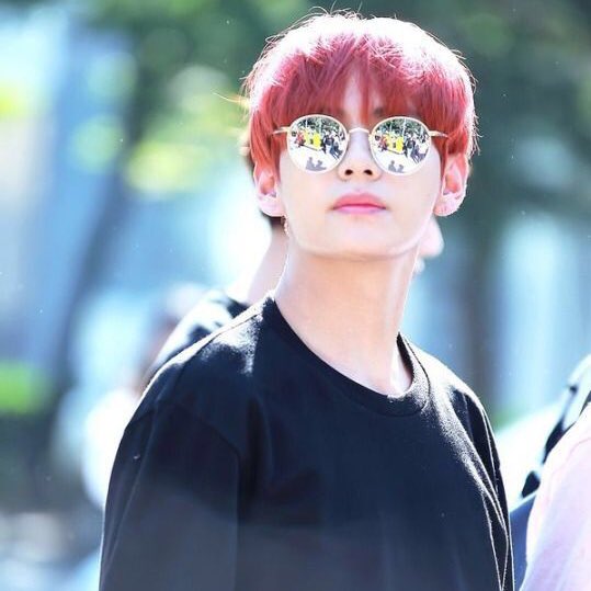 aaarmyarmy1's tweet image. Kim Taehyung 😎