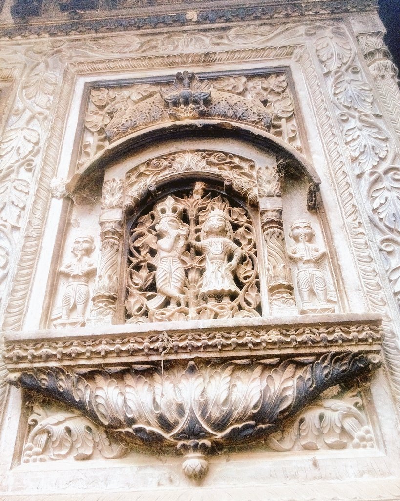 Away from the myths of storytelling, we come across an imposing structure rich in history & architectureThe building with its ancient walls, floral frescos with faded yet bright and deep colours, wooden frames, facades, jaharokas and murals stood there in all exquisite detail