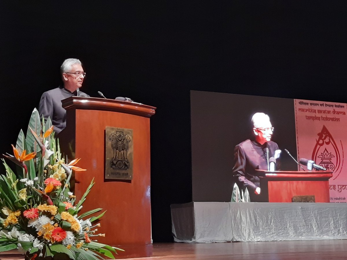 iccr_portlouis's tweet photo. Grand #DeepawaliCelebrations at #IGCIC by #MSDTF in presence of @MauritiusPM @PKJugnauth , #SirAneroodJunauth, #HighCommissionerOfIndia @HCI_PortLouis #VicePrimeMinsiter , #CultureMinister, #DirectorIGCIC and galaxy of dignitaries. https://t.co/BB27C6lTz2