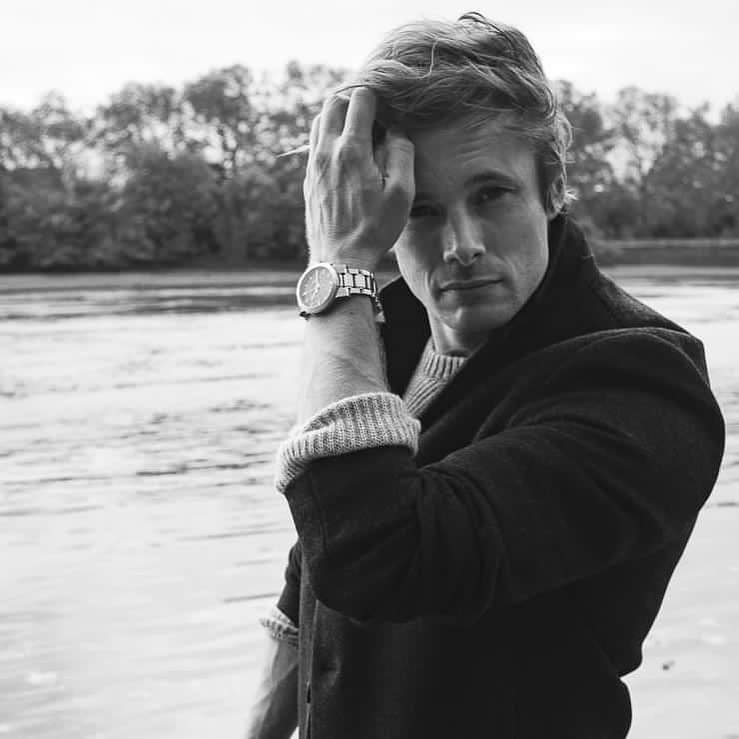 Very08_'s tweet image. These veins in the arm, it is impossible not to notice... 🤤🤤🤤❤️ #TheLiberator #bradleyjames #merlin