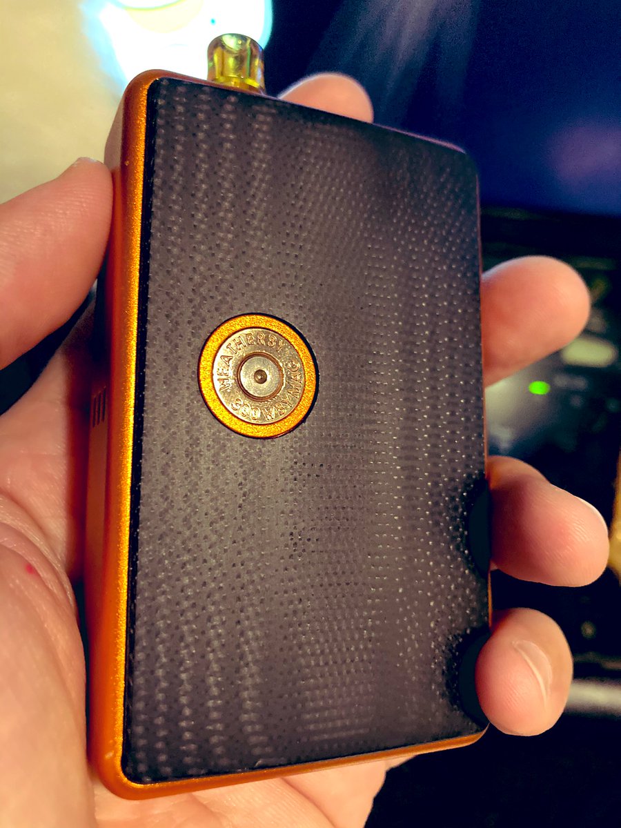 JudeHelix's tweet photo. ふじっきーさん(@TuFuPostman) のBBボタンが文字通り着弾🕺。
イカす⚡️
#vape
#bulletbutton https://t.co/gxikegq0FC