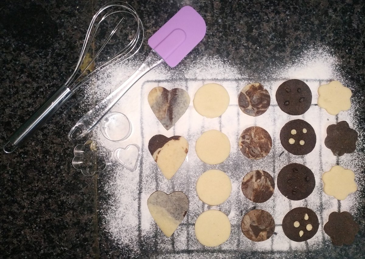 DashneetB's tweet photo. Cookies makes the world a better place 🥳
@AADirIIHMDELHI @delhi_iihm @IIHMHOTELSCHOOL @sprinklescookie #SaturdayThoughts #SaturdayMotivation #SaturdayMorning #SaturdayVibes #Hospitality #baking https://t.co/2f9yQxorHC