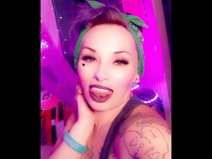 I'm online right now on skyprivate (live skype show). my private profile:  Please RT. thanks! #MILF #bigboobs<a href="/tag/silly"class="tags"><span>#silly</span></a><a href="/tag/tattoos"class="tags"><span>#tattoos</span></a><a href="/tag/bigboobs"class="tags"><span>#bigboobs</span></a><a href="/tag/milf"class="tags"><span>#milf</span></a>