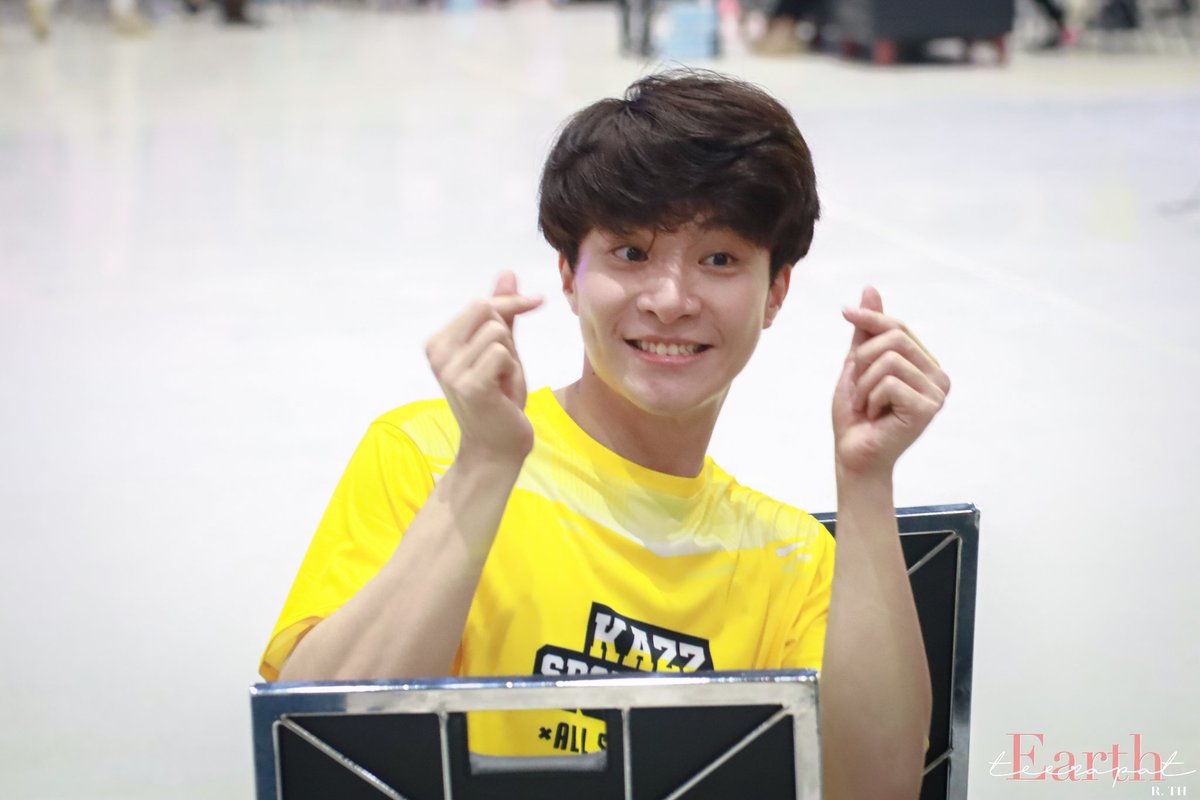 EarthOfficialTh's tweet photo. EARTH's in yellow team🏅🏅
#อะลิตเติ้ลเอิร์ธ 
#khundin 
#Earthlings
#KazzSportDay 
#KazzSportDayAllStar2020
#TeamYellow https://t.co/o1k0aWSN0s