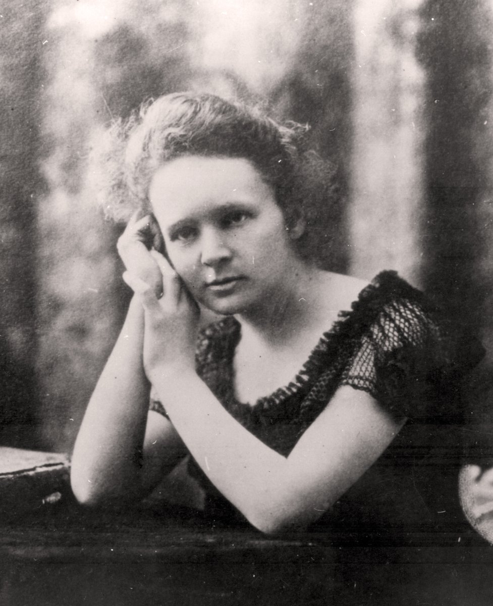 lauramorron's tweet photo. #TalDíaComoHoy nacieron dos físicas extraordinarias: Marie Sklodowska Curie y Lise Meitner. Así que voy a dedicarles un #hilo con enlaces con información sobre ambas. https://t.co/vyY0bFeAjL
