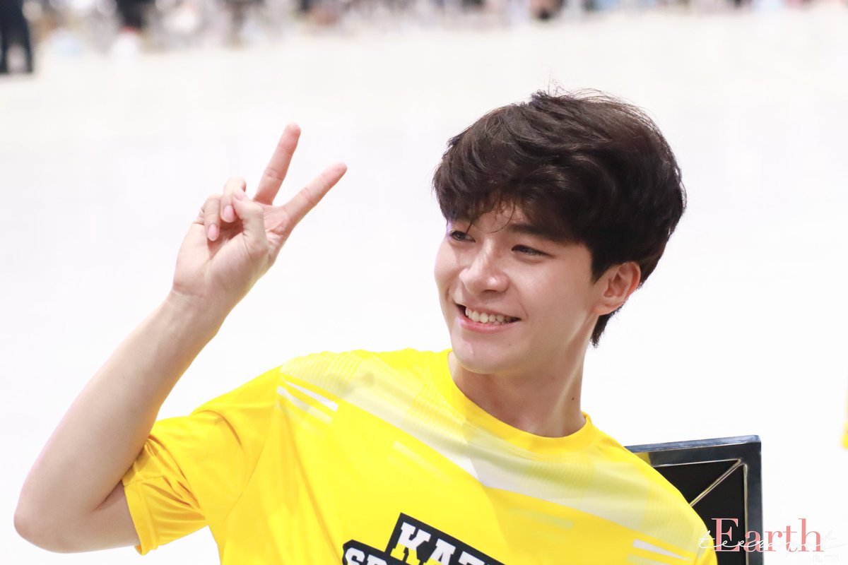 EarthOfficialTh's tweet photo. EARTH's in yellow team🏅🏅
#อะลิตเติ้ลเอิร์ธ 
#khundin 
#Earthlings
#KazzSportDay 
#KazzSportDayAllStar2020
#TeamYellow https://t.co/o1k0aWSN0s