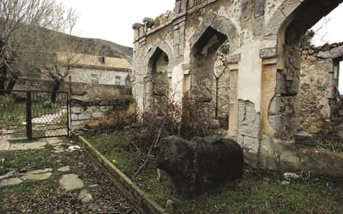 TShamchi's tweet photo. As a result of the occupation of the city of #Lachin by #Armenia in 1992,The Lachin Museum of History and Ethnography was razed to the ground,museum exhibits were destroyed and looted.More than five thousand valuable exhibits were pillaged and smuggled to the Republic of #Armenia https://t.co/SZGFD066jV