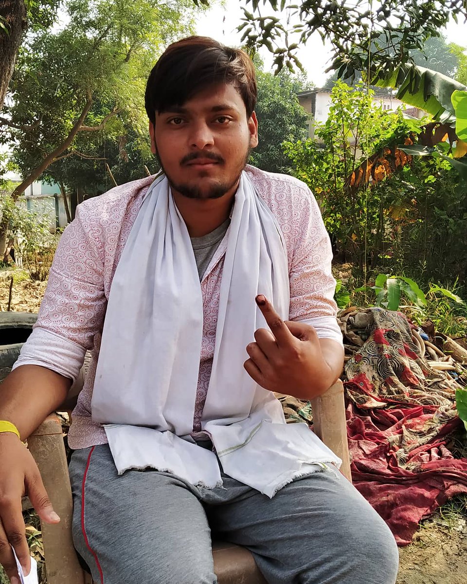 BHK_SALA's tweet photo. आज हमे मतदान बिहार के बेहतर भविष्य के लिए करना है। पहले मतदान फिर जलपान। जय लोकतंत्र 🙏 #Bihar #BiharElection2020 #BiharElections @NitishKumar @narendramodi https://t.co/0aN2c6J2UR