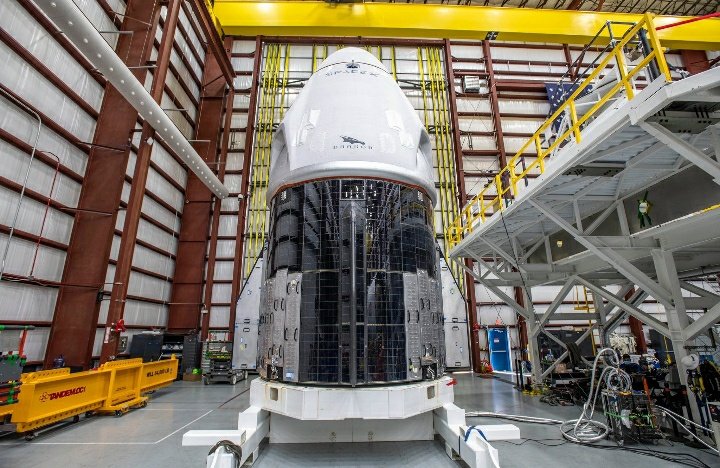 MazedSpace's tweet photo. @SpaceX's crew dragon capsule for #crew1 mission has been arrived at @NASAKennedy space centre for last check and will be ready to launch on nov.14 at 6:19 am IST (7:49pm ET). https://t.co/aprqc85qrR