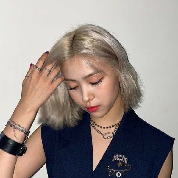 Hi, im Elma/L or u can call me anything yang kamu suka,im new here,i know nothing,mau ajarin? :)
mutualan? like/rt
Fambest?rep/dm
#roleplayerindonesia #roleplayerkpop #mutualan #roleplayerindo #roleplay #roleplayerworld