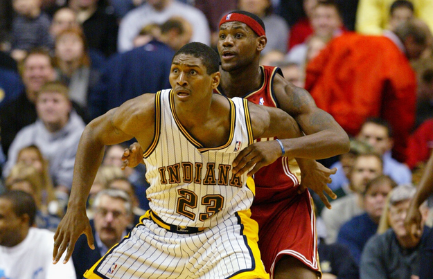 初生牛犢不怕虎！世界和平：當年被「菜鳥詹」嚴重羞辱，我要幹架他竟然不怕！-黑特籃球-NBA新聞影音圖片分享社區