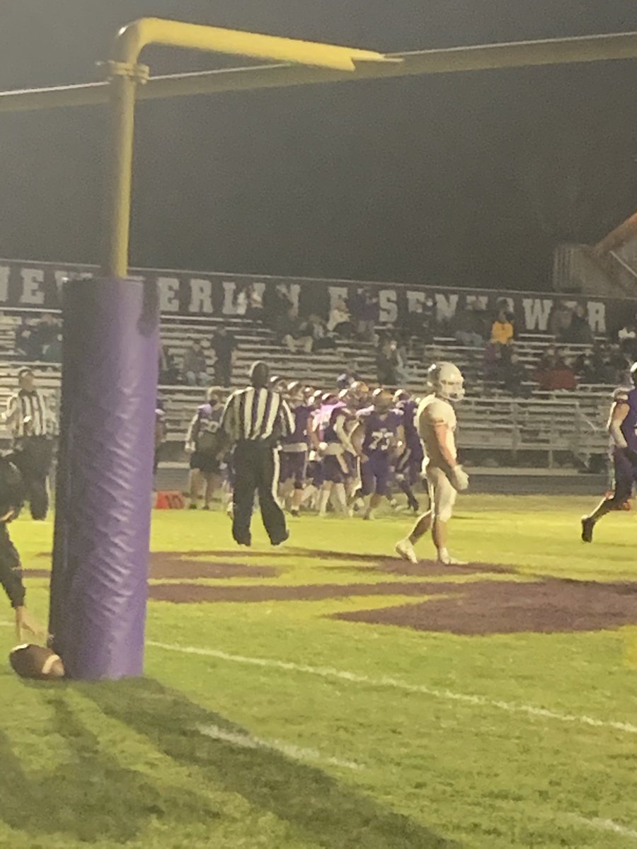 TheNorseCode's tweet photo. After very little action in the 3rd quarter, West fumbles and Ike gets the ball back. They score two plays later and now lead 24-0. https://t.co/PEd63x2d5N