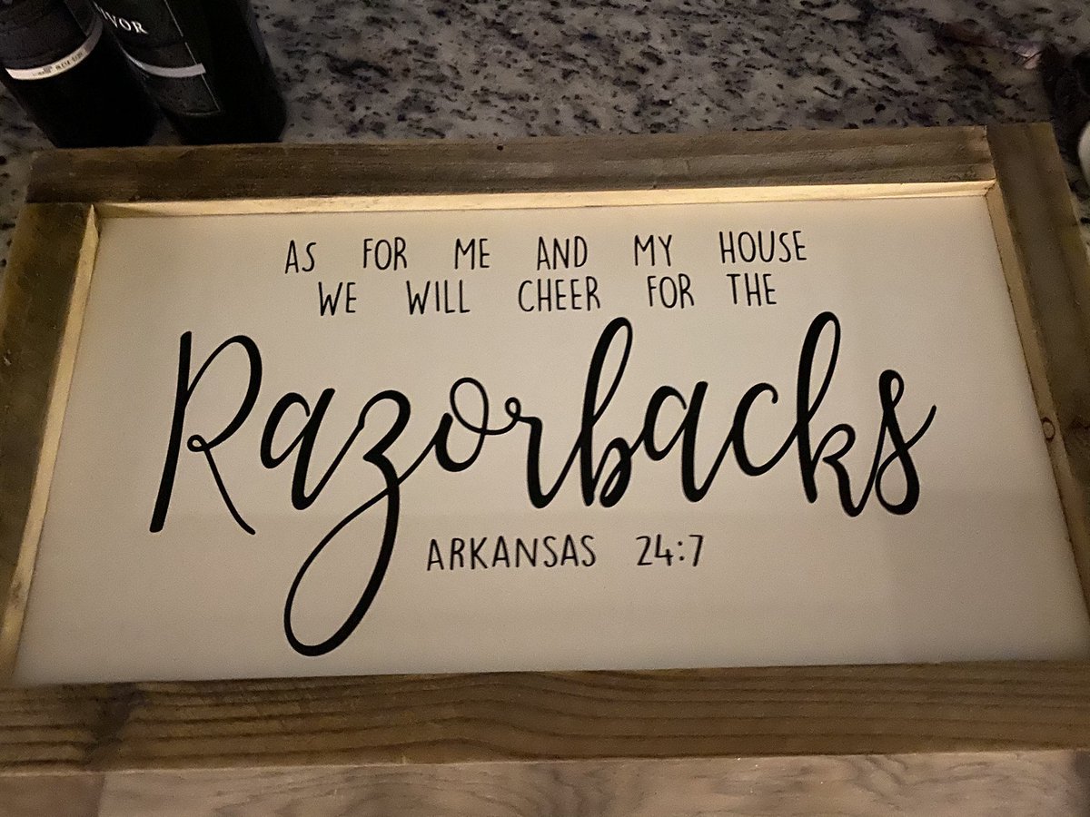 cmallison0811's tweet photo. My new wall art..can’t wait to get it hung up!! Dylan signs next week...so excited for him!! He’s worked so hard to get this far!! #woopig #hogbaseball https://t.co/oY76cbQzqN