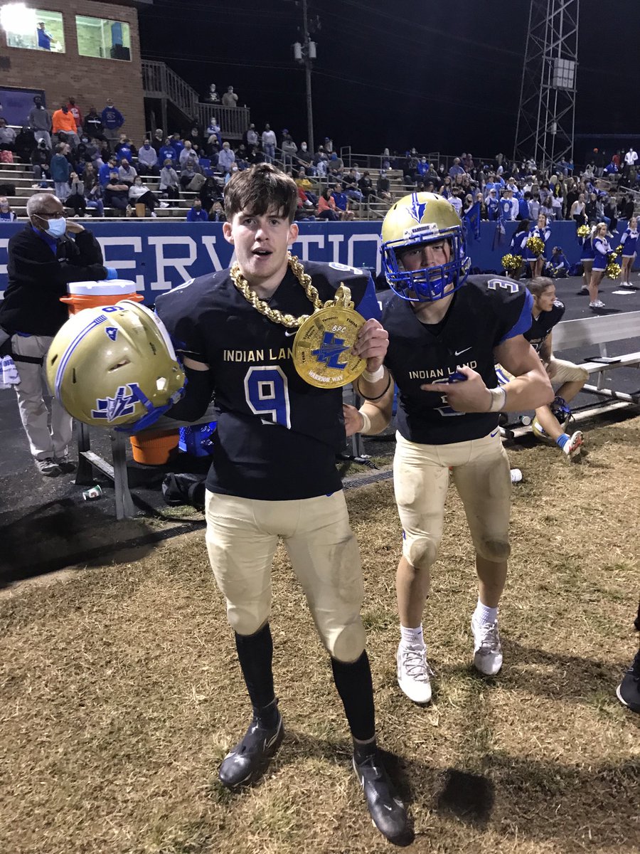 ILHS_Sports's tweet photo. Pierce Gordon with the Interception. #BigPlayChain https://t.co/nH9QgWk87W