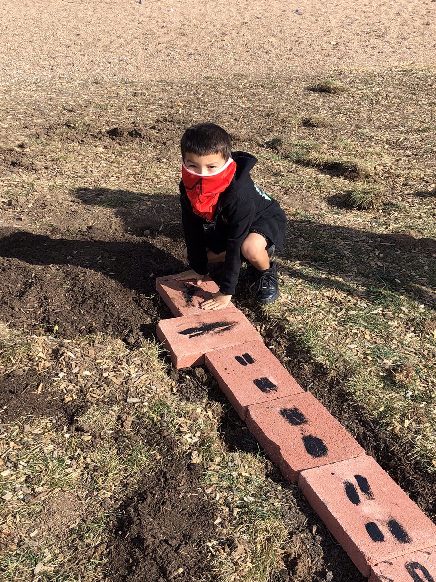 teamGGES's tweet image. Kinder crews hard at work building a race track for our GG community today to celebrate the end of their first module: Toys and Play...they decorated rocks like a toy they preferred and will teach our community the importance of playing w/ respect and imagination @JeffcoSchoolsCo