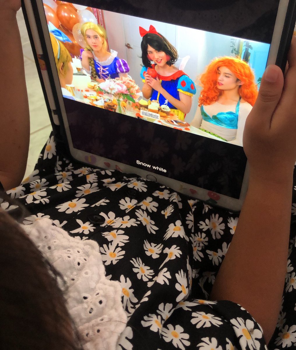 น้องกุ4ขวบบอกขอยืมไอแพดไปดูการ์ตูนหน่อยหันมาอีกที5555555555 แล้วดูจบด้วย55555555555525255