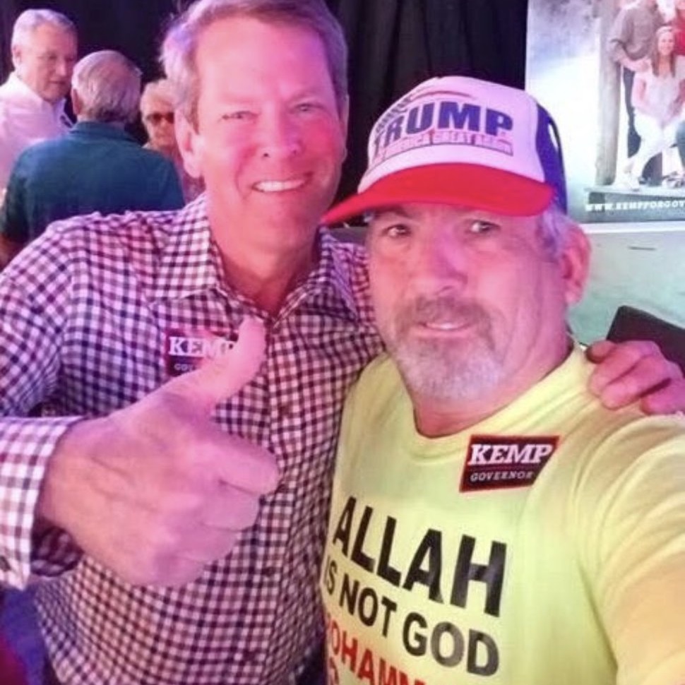 IDLIVA's tweet photo. I Am waiting for his tweet saying:
“GOVERNOR KEMP IS PART OF THE #DEEPSTATE. HE CONSPIRED W/SLEEPY JOE TO STEAL GEORGIA FROM ME! LIBERATE GEORGIA‼️“...This guy👇🏾😂🤣😂 #BlueGeorgia #Vote #Warnock & #Ossoff #Runoff2021 https://t.co/QzUUDzJoCP