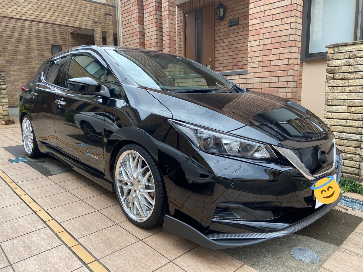 nwo0249's tweet photo. タイヤ交換完了〜😆
さて、ノーマルタイヤはまた車検まで冬眠してもらおうかwwww #日産リーフ　#タイヤ交換　#winrun https://t.co/OF65kBiSry