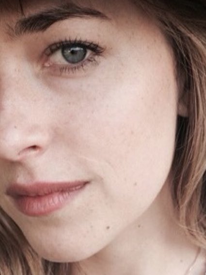 Tzu_5911's tweet photo. Throwback to 6 years ago,
stellamccartney on Instagram
stellamccartney:#DakotaJohnson wearing the #WhiteRibbon badge to support the elimination of violence against women #StellasWorld #WR4W #StellaSupport
November 7, 2014
https://t.co/G3yPqQUVIV https://t.co/h0TKZzFN9V