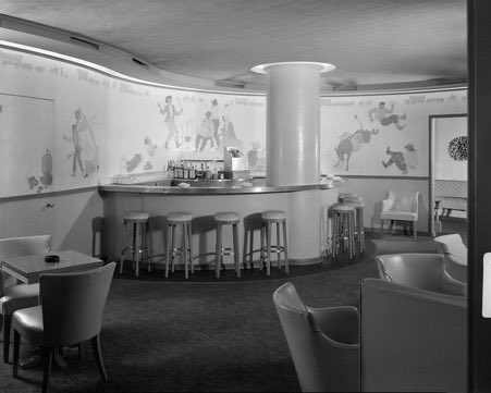 JoshLipnik's tweet photo. Holabird &amp; Root, Westport Room Restaurant (1938) Kansas City, MO

Photos: Hedrich-Blessing
Via Chicago History Museum Image Collection https://t.co/aCclN3Ljgv