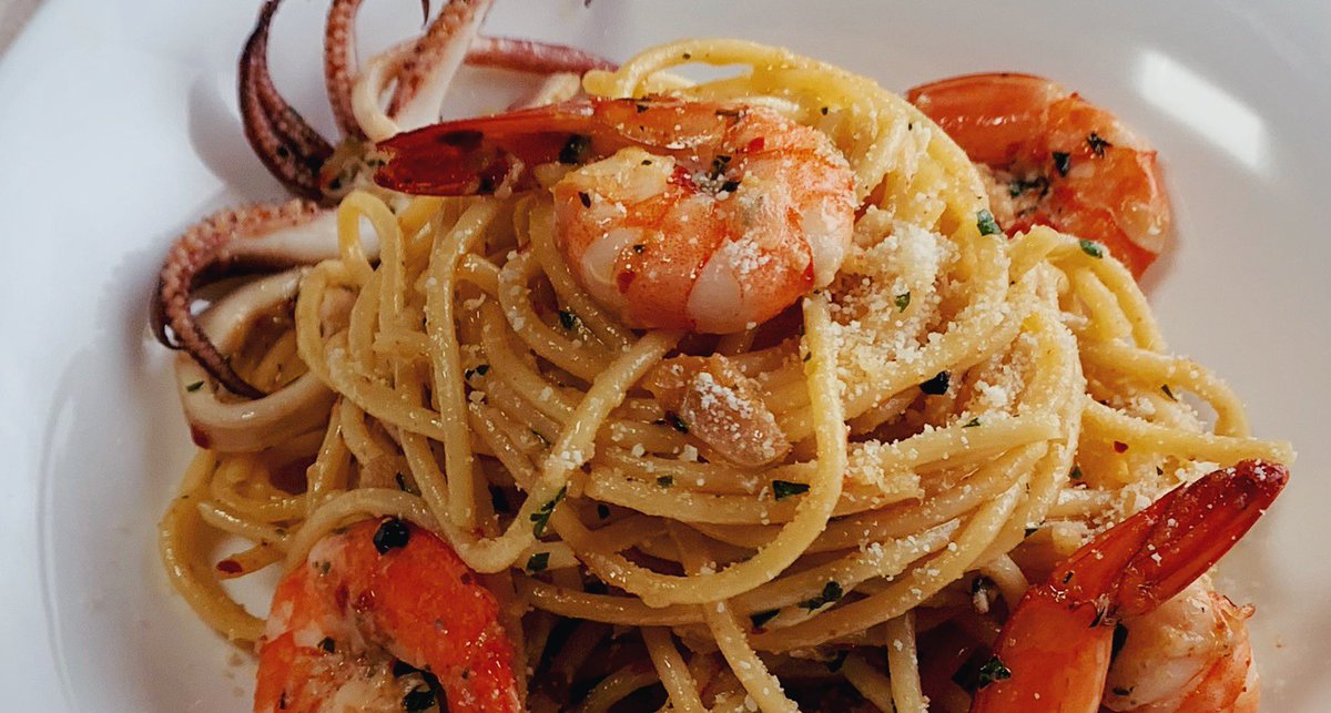 ihsanlikestoeat's tweet photo. Here's a thread of my go-to simple pasta recipes. I love me some good homecooked pastas! ❤️🤤 https://t.co/uHGt6rE3Rp