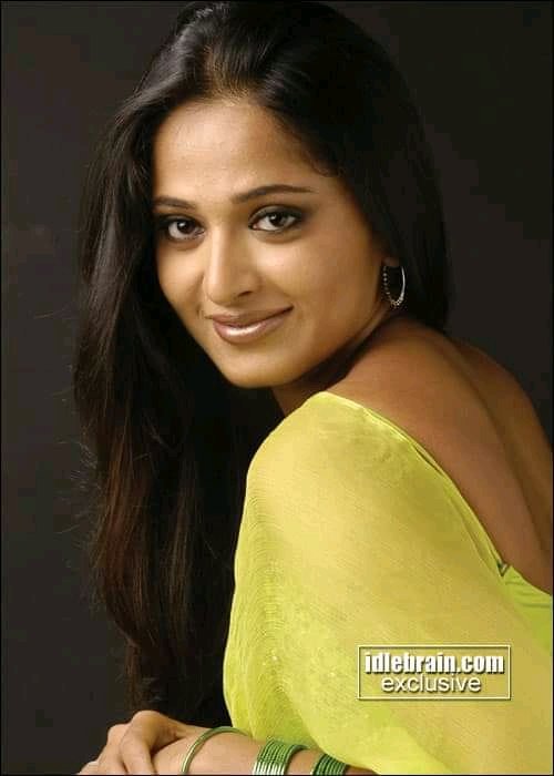 HBD AnushkaShetty Bodha yetha thevaillaWhisky brandy wineuAnu figure paathaa podhum naanumAayiduven doiyinu  #AnushkaShettyhot  #HBDAnushkaShetty RT max 
