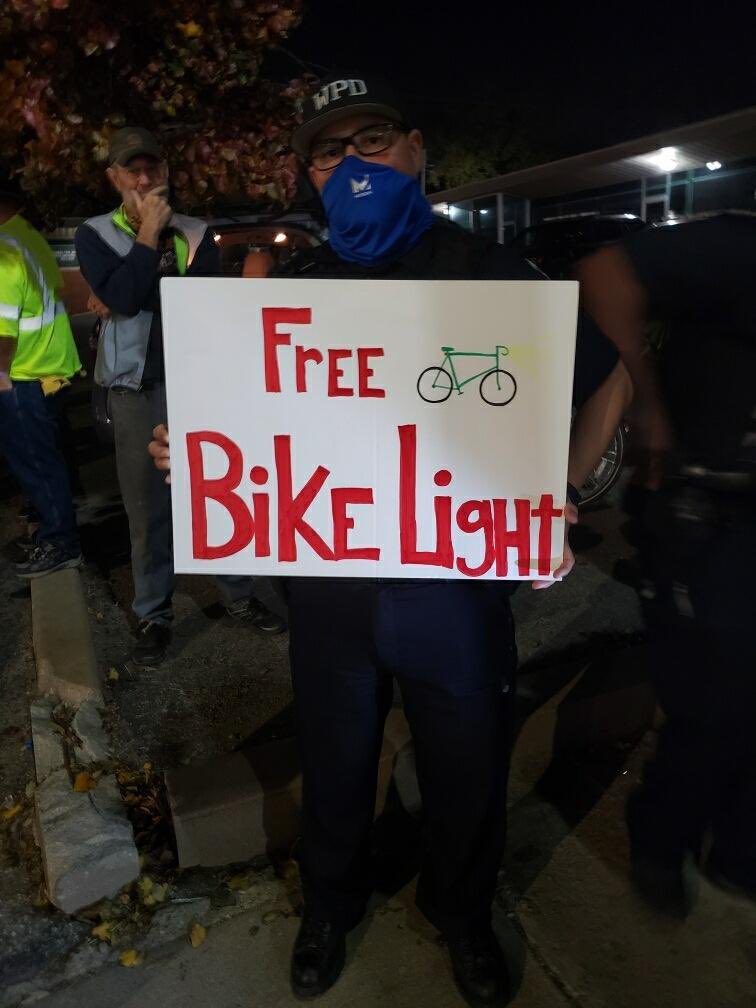 WichitaPolice's tweet photo. Tonight, Bike, Walk Wichita and the Broadway Corridor Team teamed up to give away free bike lights. Several lights were given to cyclists without front lights. #WPDCARES #ictproud https://t.co/E1xUYoxAwS