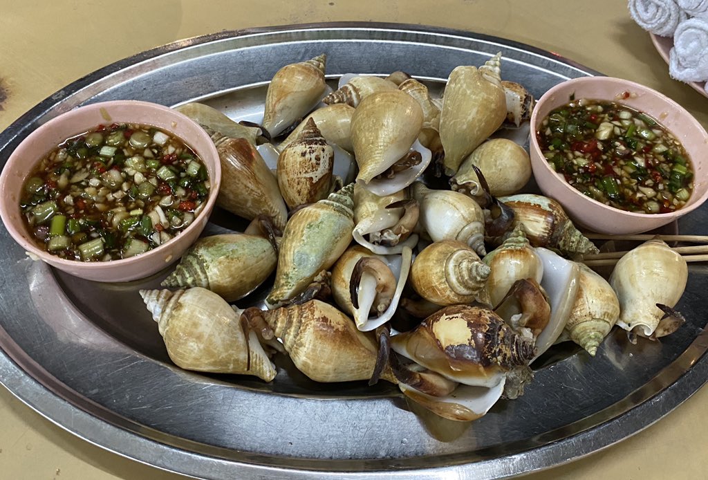 betsychng's tweet photo. Finally try out #sinhuat #seafood #yumz #Singapore #betsyeats https://t.co/Y3ZnGtffMB