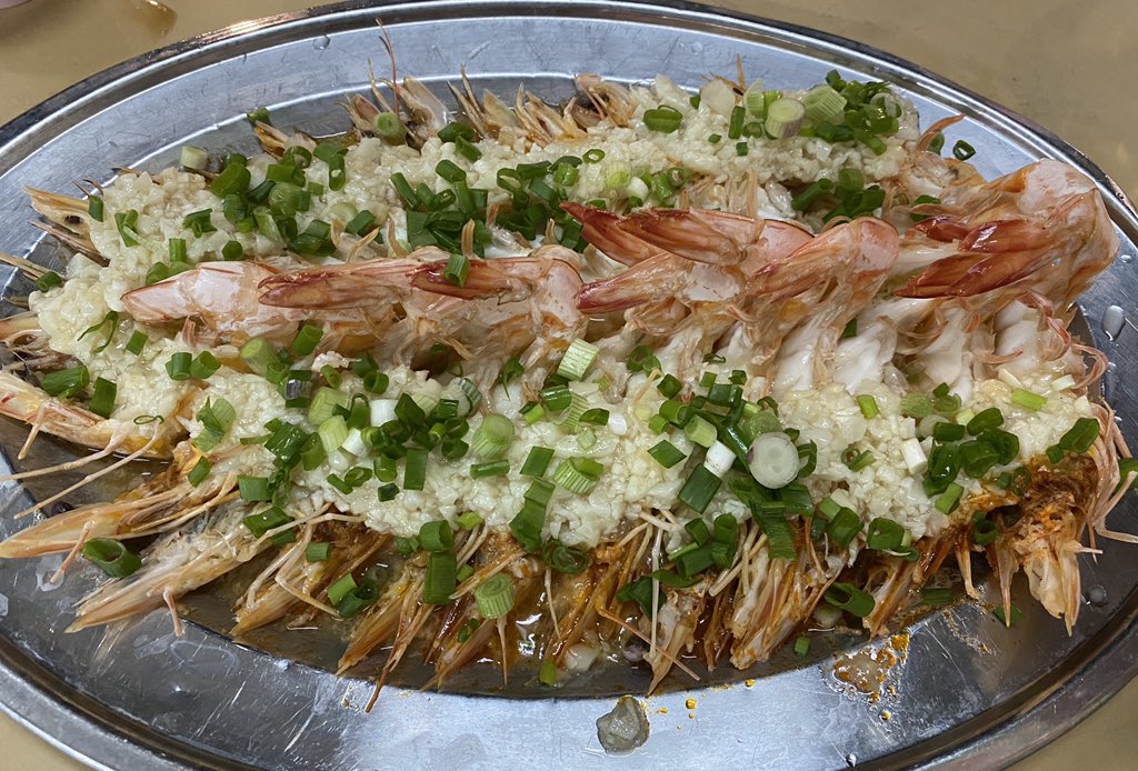 betsychng's tweet photo. Finally try out #sinhuat #seafood #yumz #Singapore #betsyeats https://t.co/Y3ZnGtffMB