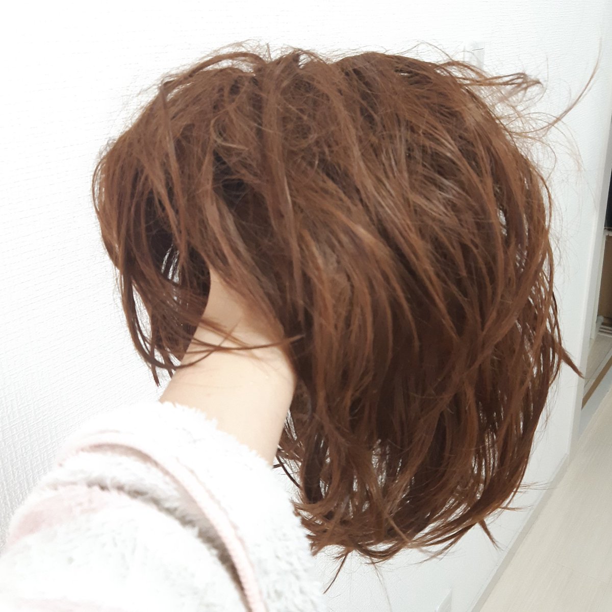 リリコ ウィッグコーヒー染めしてみた 丸一日置いたけど少しトーンダウンしたくらいかな 乾かしたらまた変わるかも リリコ ウィッグコーヒー染めしてみた 丸一日置いたけど少しトーンダウンしたくらいかな 乾かしたらまた変わるかも