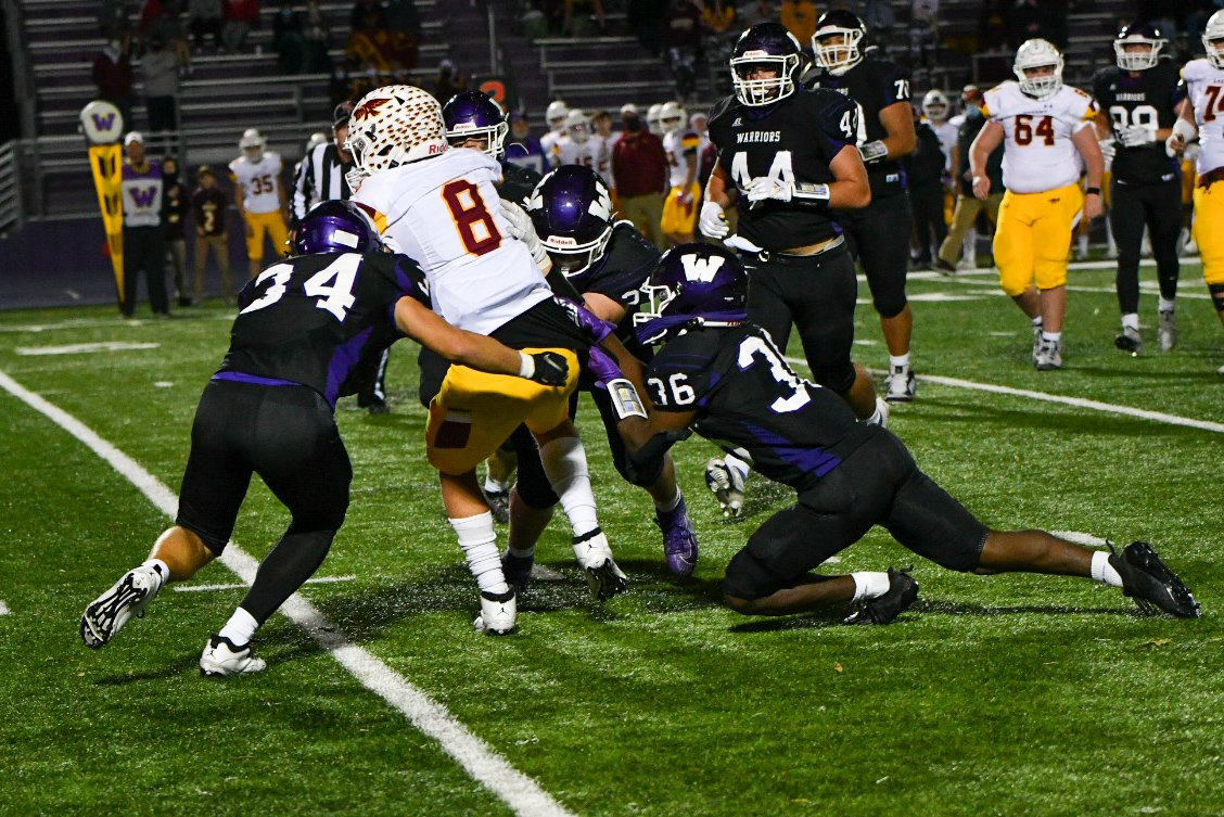 WaukeeFB's tweet photo. Scoreboard Update
Waukee 7
Ankeny 28
Final #GoWaukee @CIML17 @Local5Blitz #iahsfb https://t.co/byv8hXLxqz