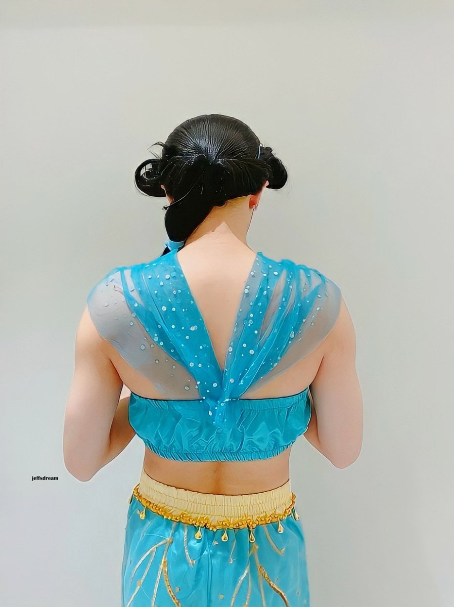 jeffsdream's tweet photo. 201029 

my prince and my princess 💙💙💪🏻💪🏻

#XIAOJUN #肖俊 #샤오쥔 #WayV 
#Princess #Jasmine #PrincessJasmine #wayvprincess https://t.co/bPTfZnsNd7