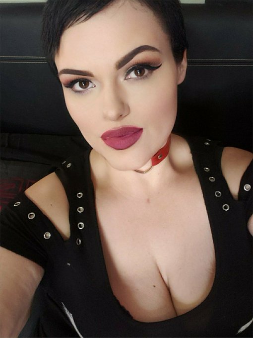 On tonight at 10PST https://t.co/N5m43JhuqG https://t.co/XYVrJ6VEzM<a href="/tag/jessicarabbit"class="tags"><span>#jessicarabbit</span></a>