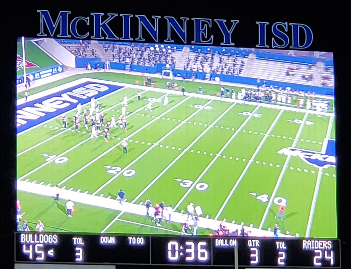 And AGAIN! 45-24 THAT'S a great HOCO! #mckinneynorth <a href="/MNHS_Football/">McKinney North Football</a> <a href="/McKinneyNorthHS/">McKinney North HS</a>