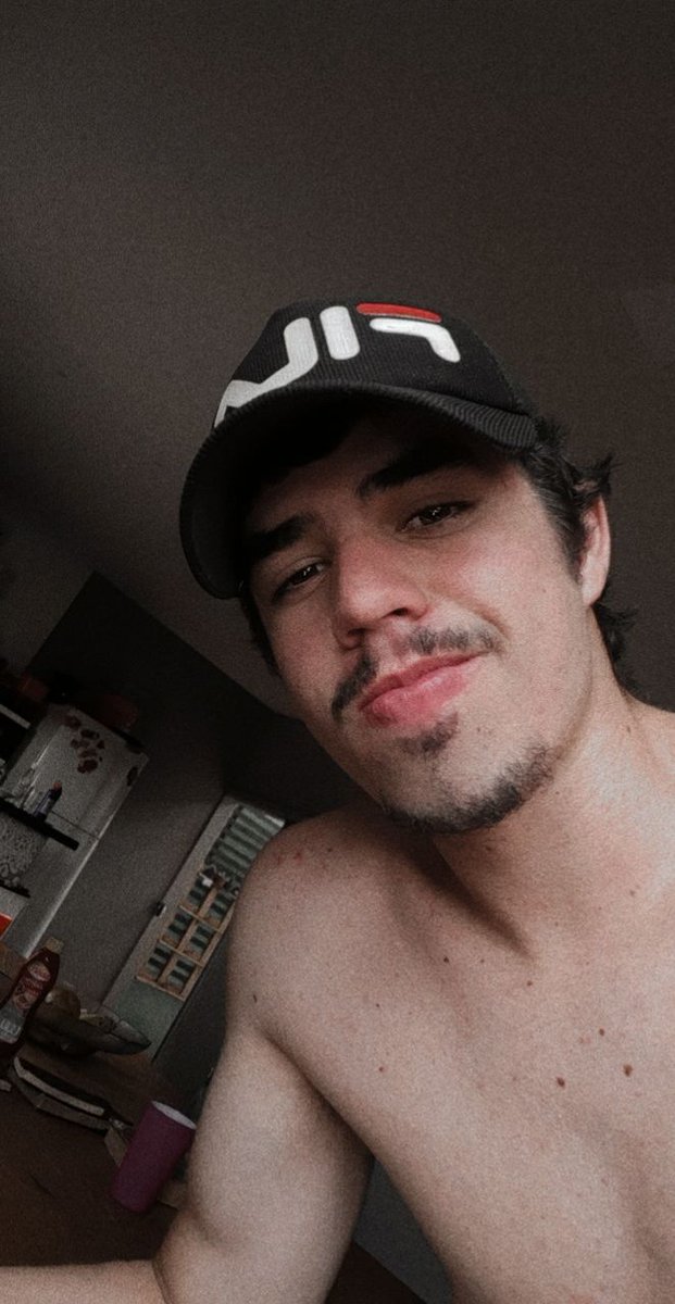 suicsss's tweet photo. open the selfies...🥰 https://t.co/R8buGdLTji