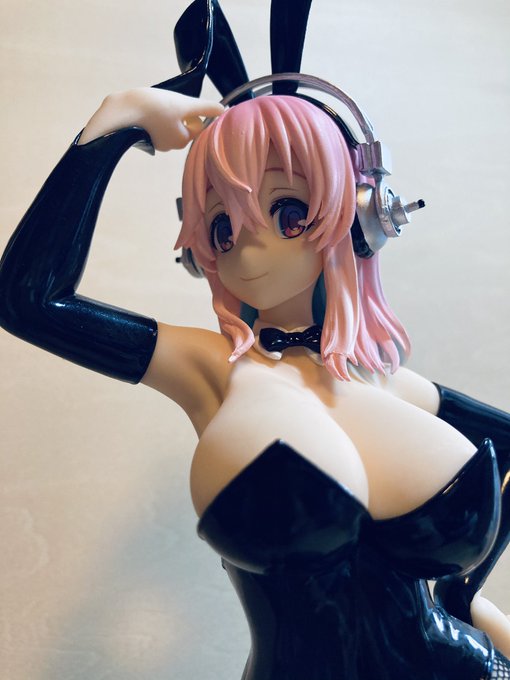 いつ見てもそに子バニー はえっちくていい🥰
バニー絵の参考になるから研究しなきゃ😆 