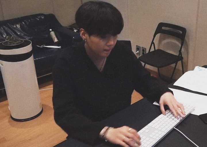 eumoirietae's tweet image. My favorite producer 🥺

#10YearsWithYoongi